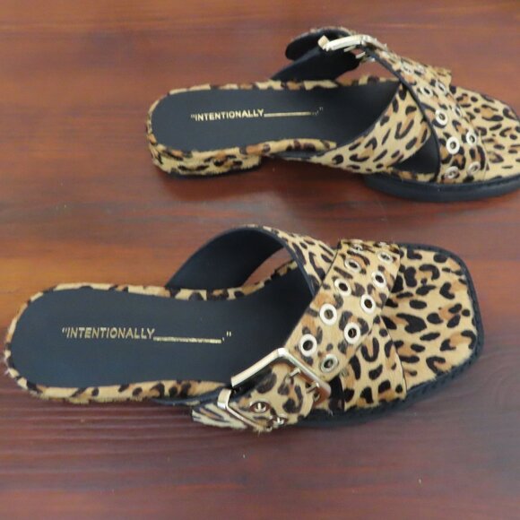 NIB Intentionally Blank Clipz Cowhide Leopard Print Sandals Size 5 - Picture 2 of 7